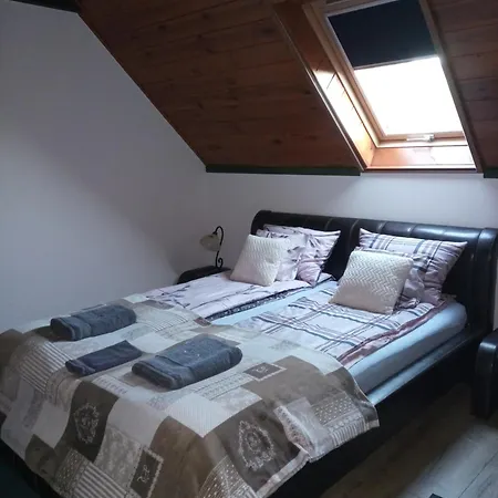 فيلة Nanahaza Alsonana