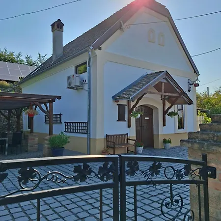 Villa Nanahaza Alsonana