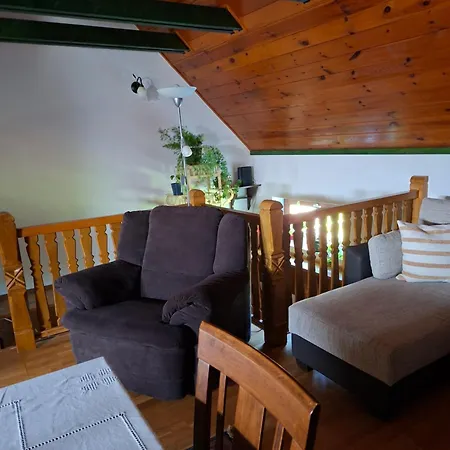 فيلة Nanahaza Alsonana